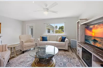 135 Waterford Way, Delray Beach, FL 33446 - Photo 2