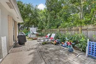 2402 NW 30th St, Boca Raton, FL 33431 - Photo 32