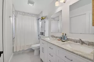 2402 NW 30th St, Boca Raton, FL 33431 - Photo 24