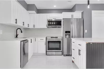 915 SW 3rd Street, Boynton Beach, FL 33435 - Photo 8