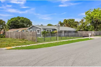 915 SW 3rd Street, Boynton Beach, FL 33435 - Photo 4