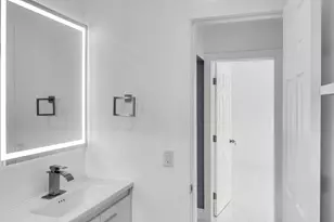 915 SW 3rd St, Boynton Beach, FL 33435 - Photo 10