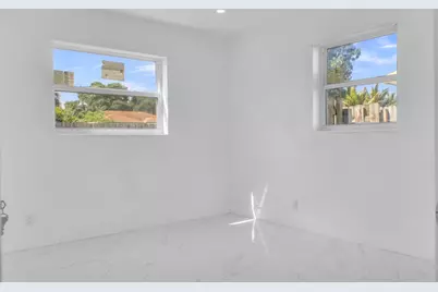 915 SW 3rd Street, Boynton Beach, FL 33435 - Photo 12