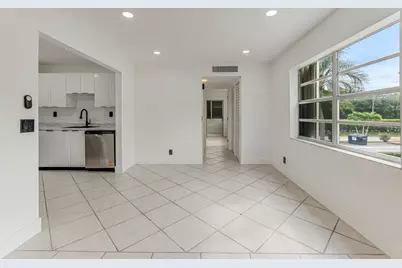 560 Capri, Delray Beach, FL 33484 - Photo 4