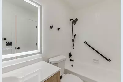 560 Capri, Delray Beach, FL 33484 - Photo 14