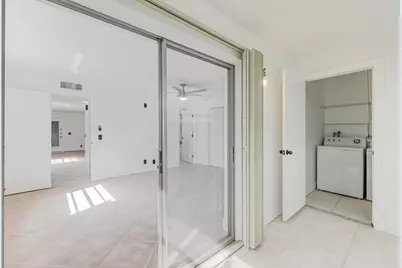 560 Capri, Delray Beach, FL 33484 - Photo 18