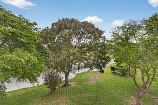 1030 Country Club Dr, Margate, FL 33063 - Photo 24