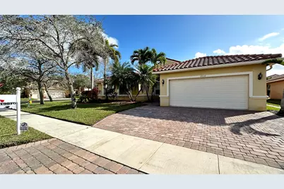 19010 SW 10th Street, Pembroke Pines, FL 33029 - Photo 1