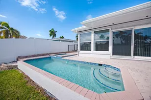 270 SE 9th Ct, Pompano Beach, FL 33060 - Photo 14