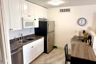 641 Executive Center Dr, West Palm Beach, FL 33401 - Photo 4