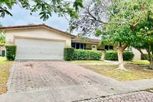 4913 McKinley St, Hollywood, FL 33021 - Photo 2