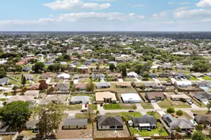 825 SW McCracken Ave, Port Saint Lucie, FL 34953 - Photo 8