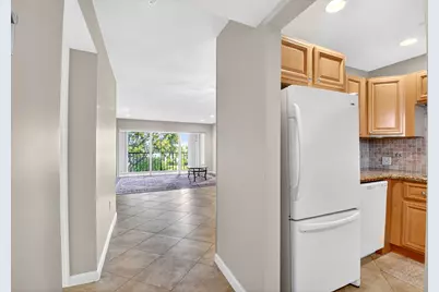 4248 Deste Court #304, Lake Worth, FL 33467 - Photo 6