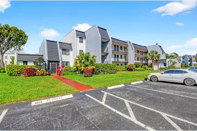 4248 Deste Court #304, Lake Worth, FL 33467 - Photo 4