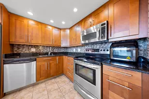 575 Oaks Ln, Pompano Beach, FL 33069 - Photo 10