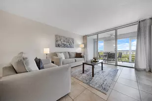 575 Oaks Ln, Pompano Beach, FL 33069 - Photo 1