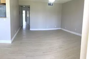 100 Village Green Cir E, Palm Springs, FL 33461 - Photo 4