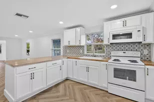 2302 Cortez Blvd, Fort Pierce, FL 34982 - Photo 10