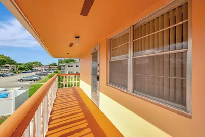 332 Sheffield N, West Palm Beach, FL 33417 - Photo 2