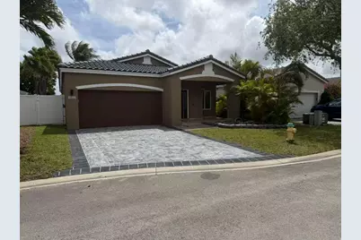 4572 SW 14th Street, Deerfield Beach, FL 33442 - Photo 2