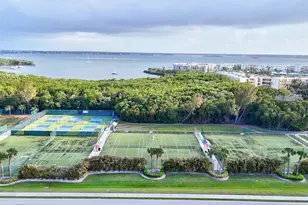 421 NE Plantation, Stuart, FL 34996 - Photo 32