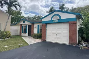 13740 Cumberland Pl, Davie, FL 33325 - Photo 2