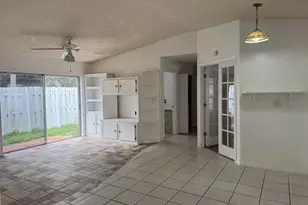 13740 Cumberland Pl, Davie, FL 33325 - Photo 10