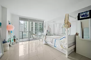 1300 Brickell Bay Dr, Miami, FL 33131 - Photo 18