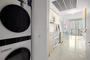 1300 Brickell Bay Dr, Miami, FL 33131 - Photo 20