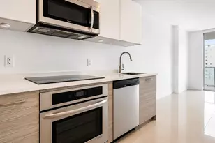1300 Brickell Bay Dr, Miami, FL 33131 - Photo 2