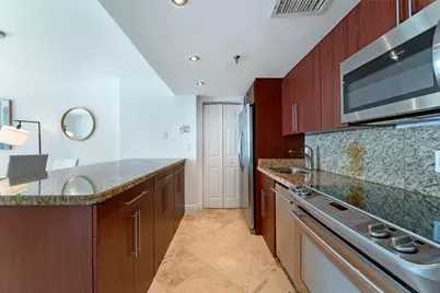 770 Claughton Island Drive, Miami, FL 33131 - Photo 8