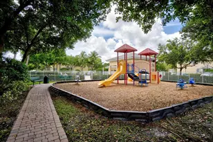 7644 Foxcroft Ln, Davie, FL 33328 - Photo 30