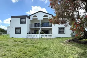 9711 Fontainebleau Blvd, Miami, FL 33172 - Photo 2