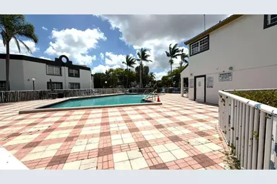 9711 Fontainebleau Boulevard #D105, Miami, FL 33172 - Photo 10