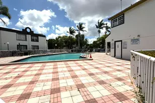 9711 Fontainebleau Blvd, Miami, FL 33172 - Photo 10