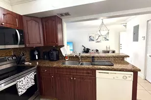 9711 Fontainebleau Blvd, Miami, FL 33172 - Photo 6