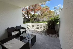 9711 Fontainebleau Blvd, Miami, FL 33172 - Photo 16