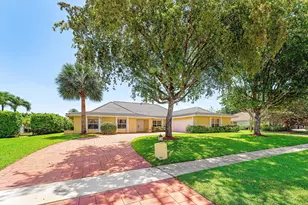 2099 Greenview Cove Dr, Wellington, FL 33414 - Photo 2