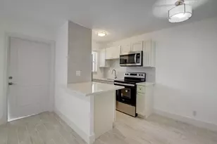 525 S Broadway St, Lantana, FL 33462 - Photo 6
