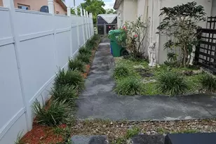 4325 NW 36th Way, Lauderdale Lakes, FL 33309 - Photo 24