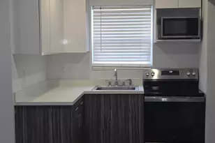 906 N Riverside Dr, Pompano Beach, FL 33062 - Photo 2