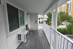 906 N Riverside Dr, Pompano Beach, FL 33062 - Photo 2