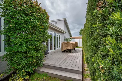 7484 Malibu Crescent, Boca Raton, FL 33433 - Photo 44