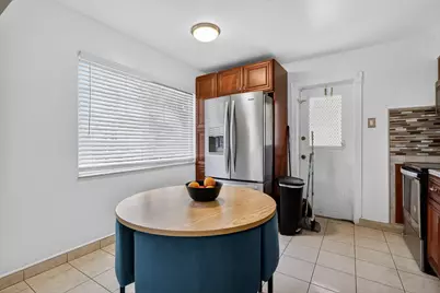708 SW 7th Avenue, Hallandale Beach, FL 33009 - Photo 10
