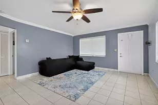 708 SW 7th Ave, Hallandale Beach, FL 33009 - Photo 8