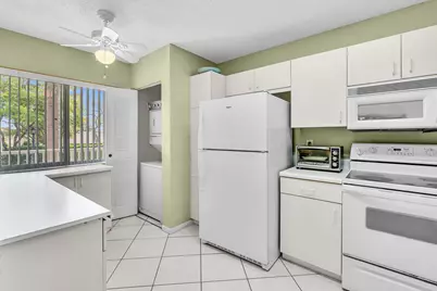 9537 Weldon Circle #I213, Tamarac, FL 33321 - Photo 6