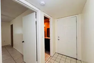 20681 NE 4th Pl, Miami, FL 33179 - Photo 18
