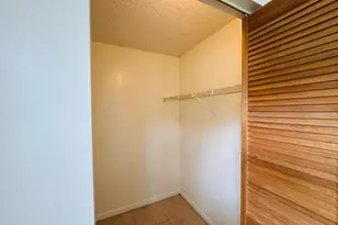 20681 NE 4th Pl, Miami, FL 33179 - Photo 16