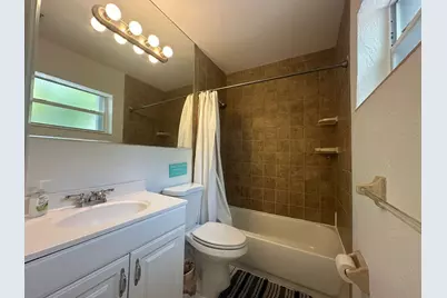 740 NE 37th Street, Oakland Park, FL 33334 - Photo 20