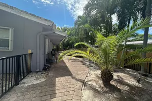 740 NE 37th St, Oakland Park, FL 33334 - Photo 4